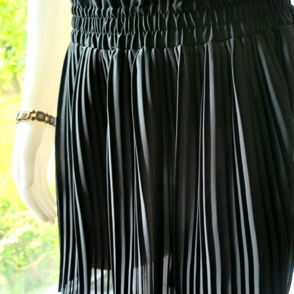 Zara Black Pleated Shorts Size M